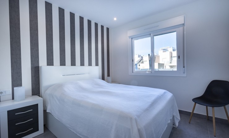 Sale - Bungalow - Torrevieja - Aguas Nuevas