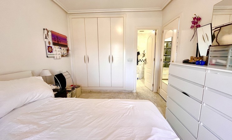 Sale - Apartment - Villamartín