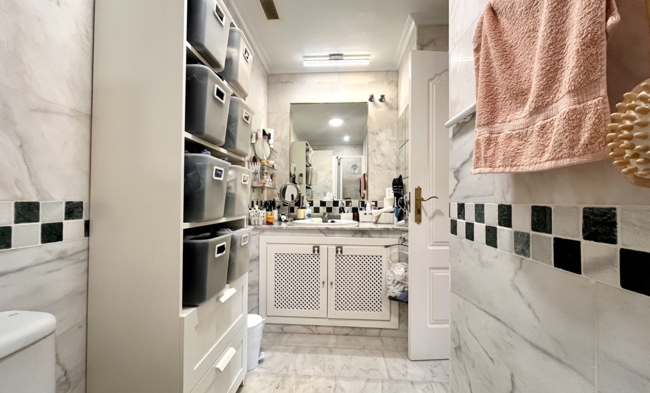 Sale - Apartment - Villamartín