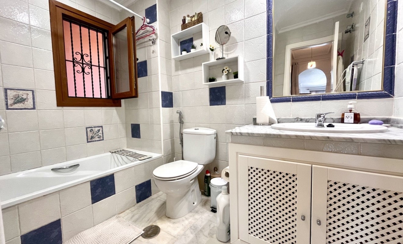 Sale - Apartment - Villamartín