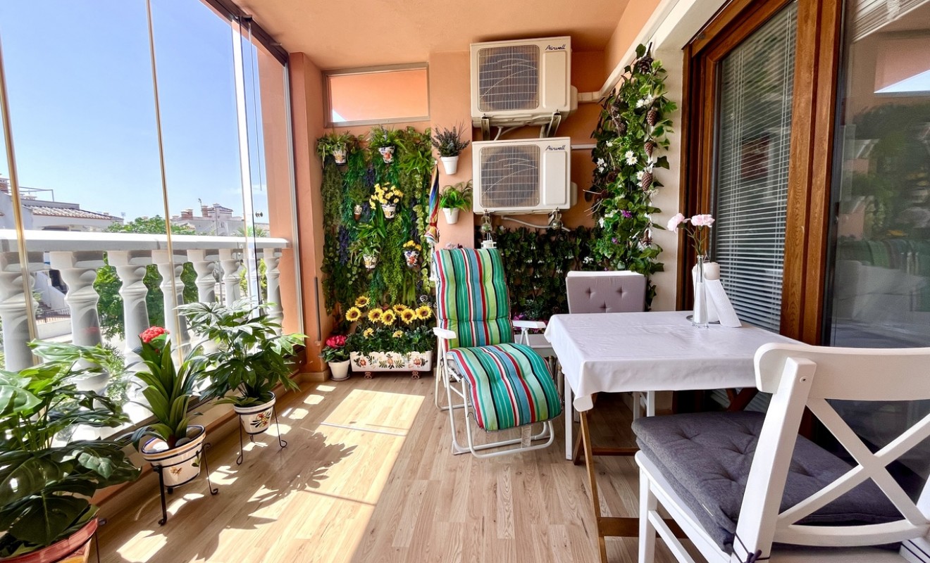 Sale - Apartment - Villamartín