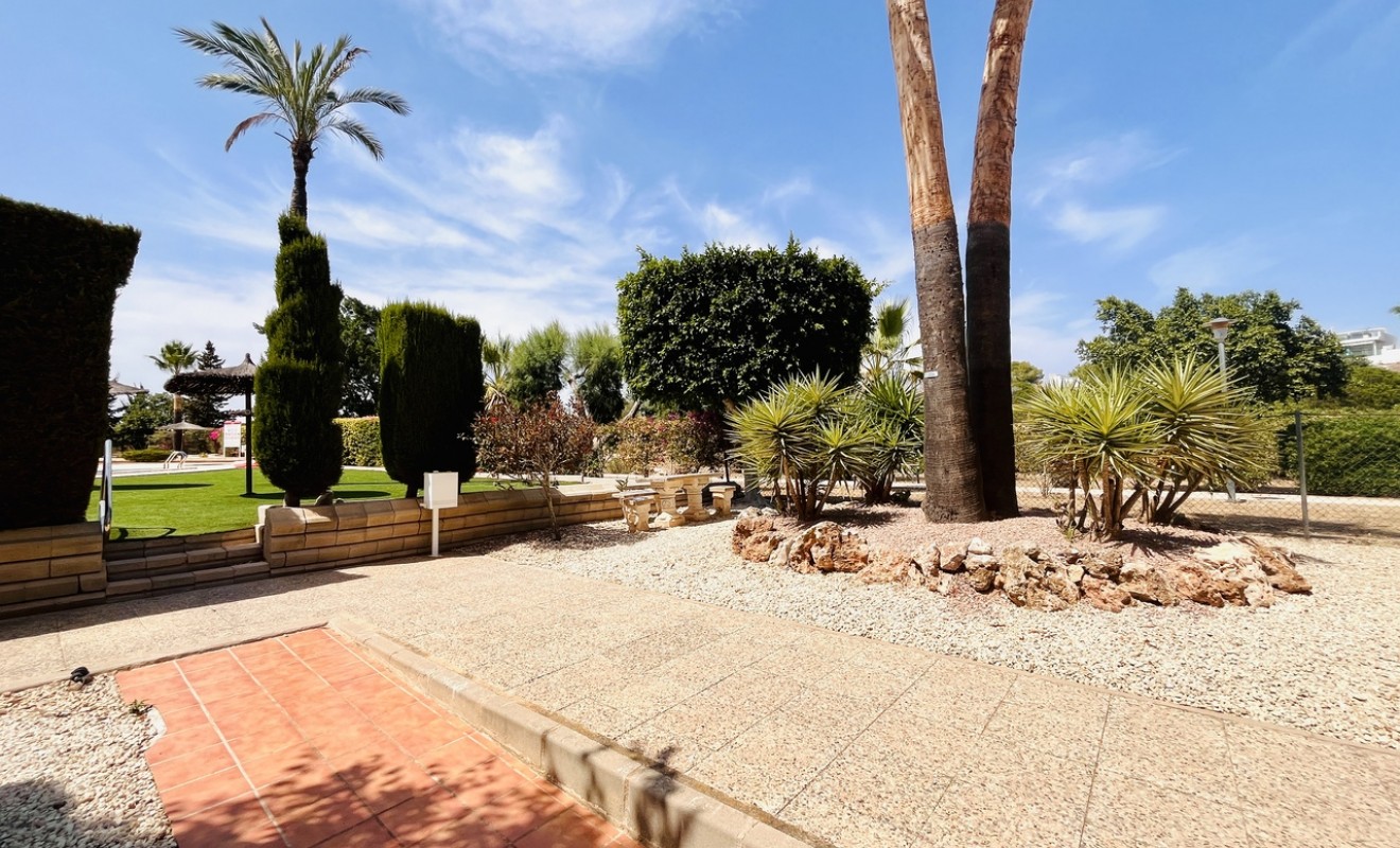 Sale - Apartment - Villamartín