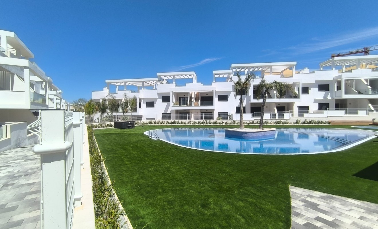 Sale - Bungalow - Torrevieja - Los balcones