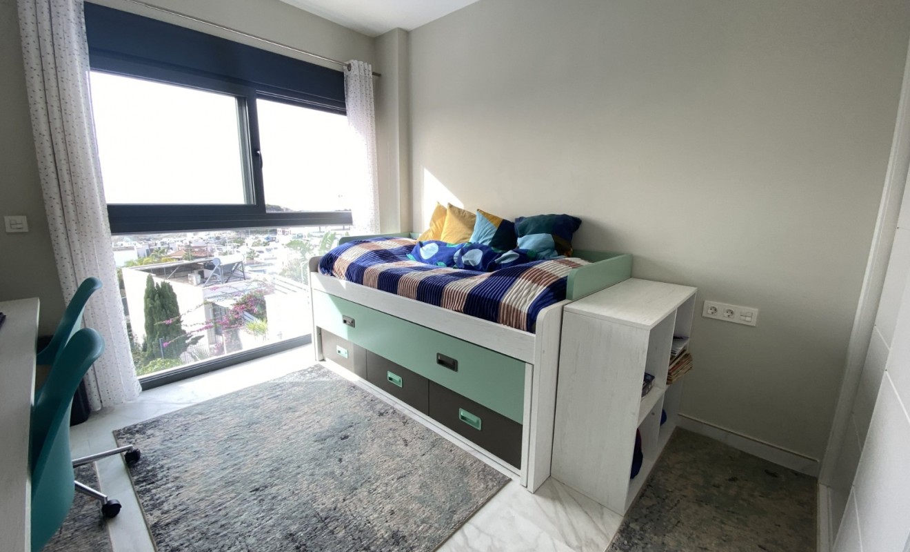 Wederverkoop - Chalet independiente - Finestrat - Finestrat Urbanizaciones