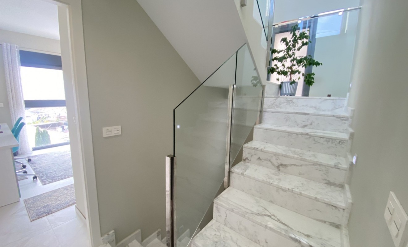 Wederverkoop - Chalet independiente - Finestrat - Finestrat Urbanizaciones