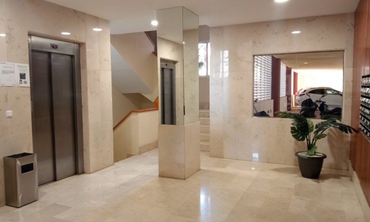 Wederverkoop - Apartment / flat - Villajoyosa - Cala de Villajoyosa