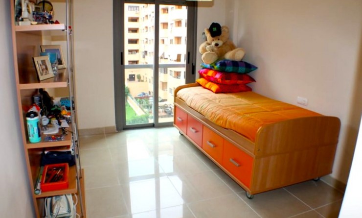 Wederverkoop - Apartment / flat - Villajoyosa - Cala de Villajoyosa