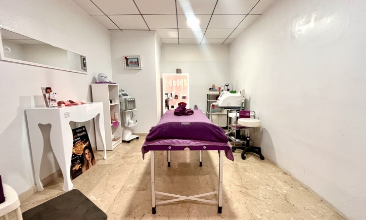 Revente - Commercial - Villamartín