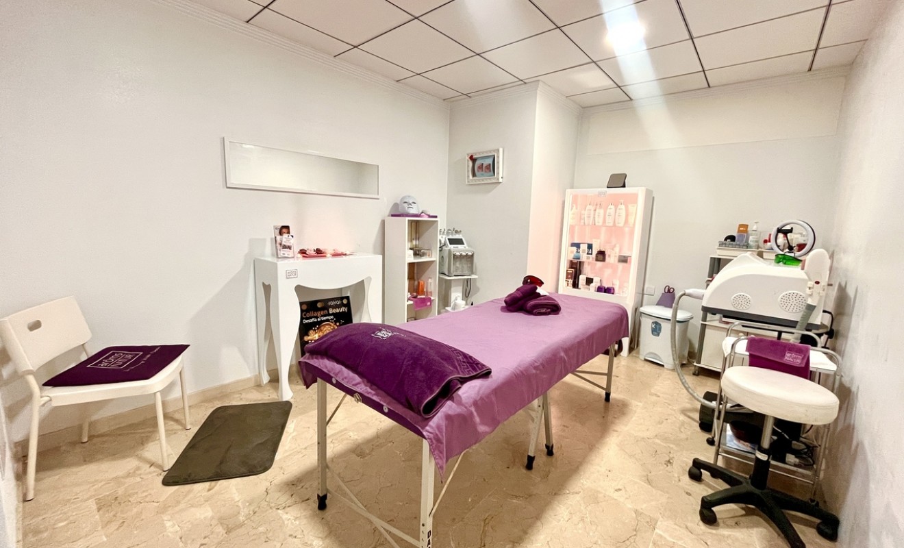 Revente - Commercial - Villamartín