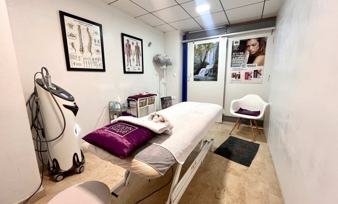 Revente - Commercial - Villamartín