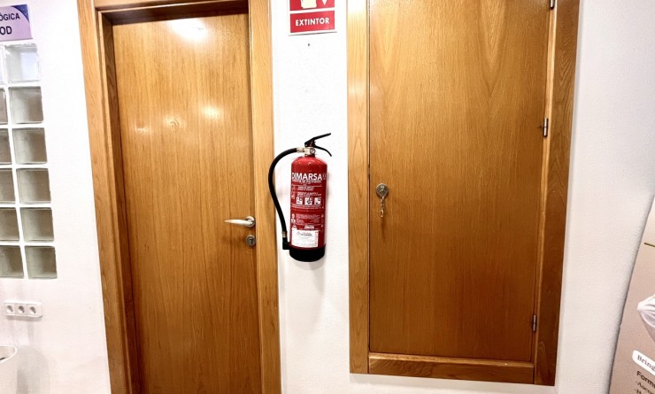 Revente - Commercial - Villamartín