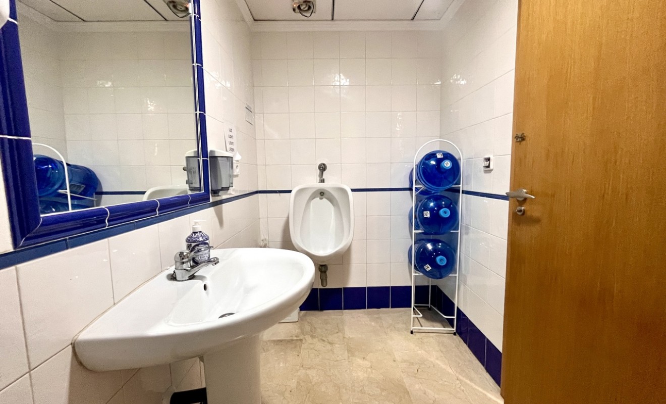 Revente - Commercial - Villamartín