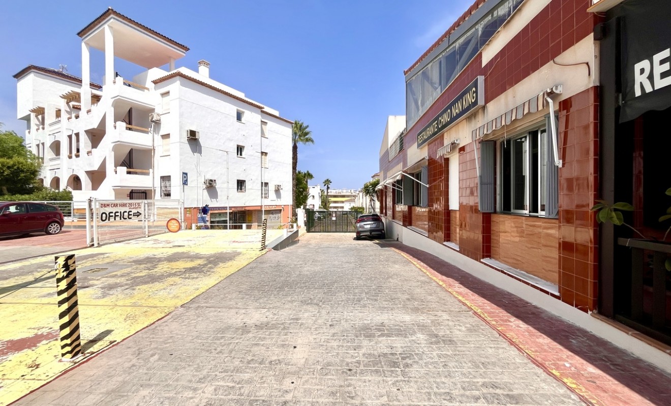 Revente - Commercial - Villamartín
