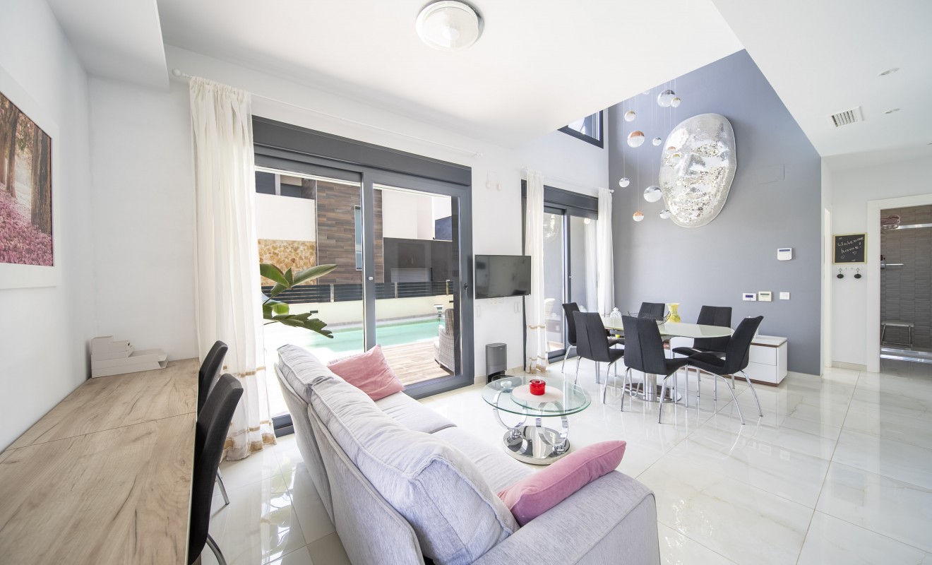 Sale - Villa - Orihuela Costa - Lomas de Cabo Roig