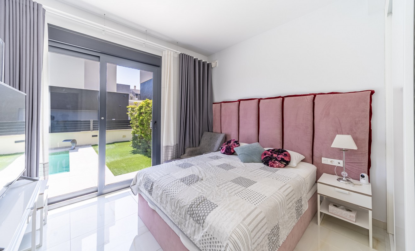Sale - Villa - Orihuela Costa - Lomas de Cabo Roig