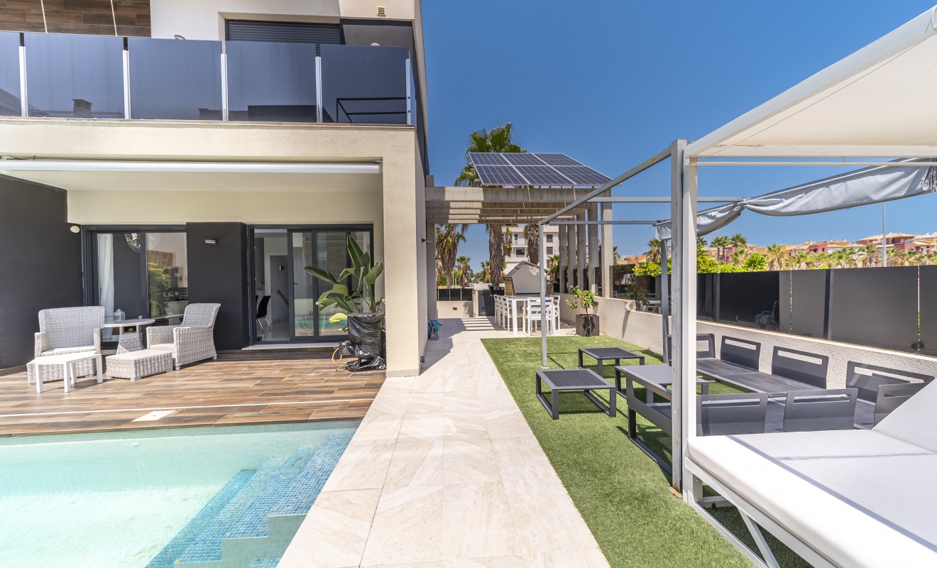 Sale - Villa - Orihuela Costa - Lomas de Cabo Roig