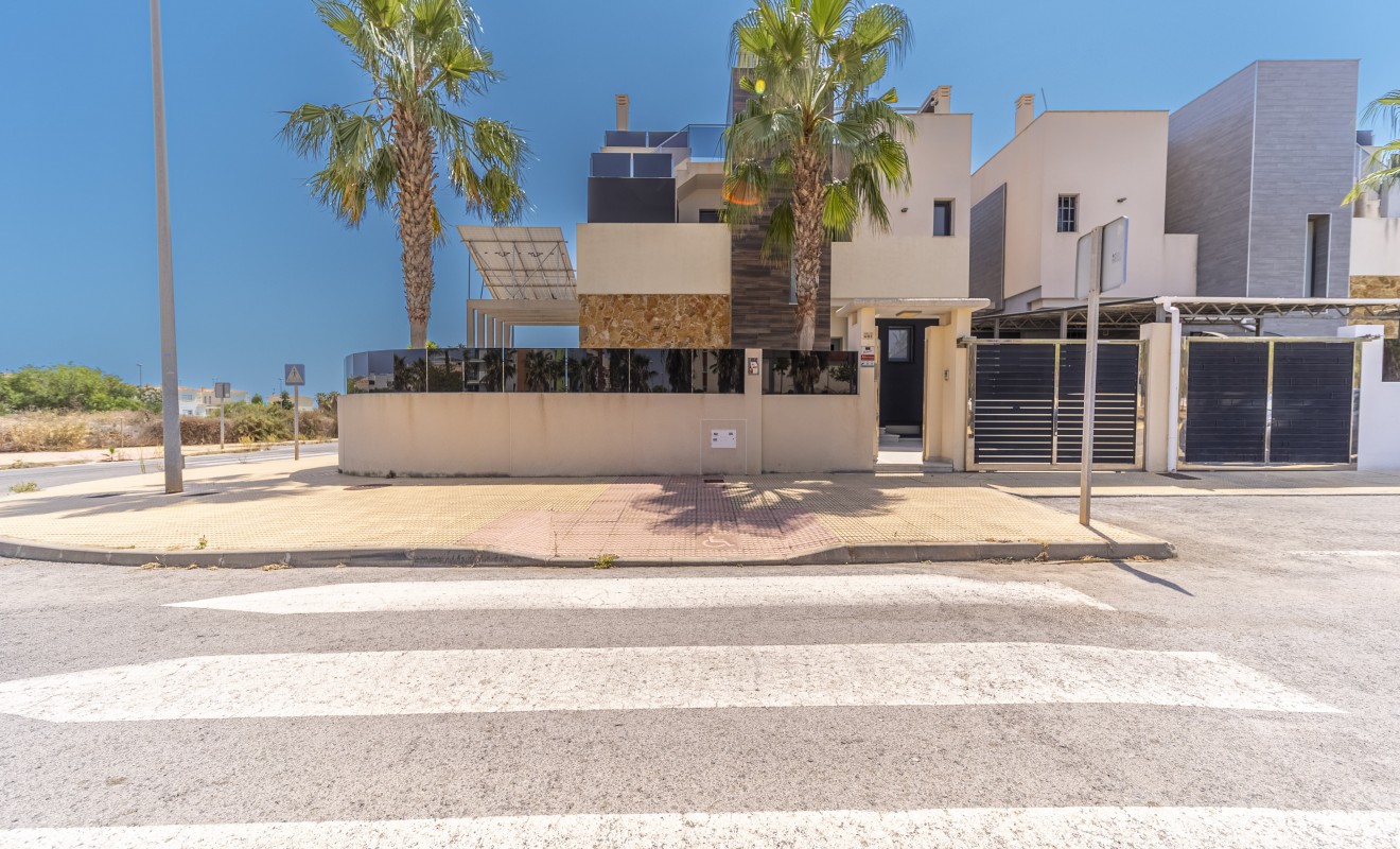 Sale - Villa - Orihuela Costa - Lomas de Cabo Roig