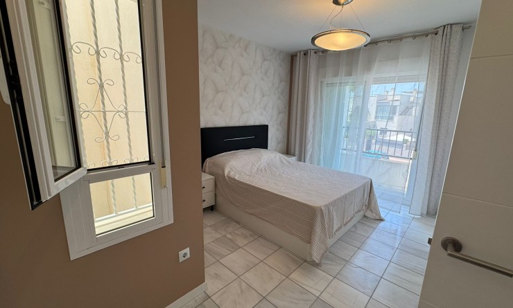 Wederverkoop - semi_detached_house - Torrevieja - Costa Blanca Sur