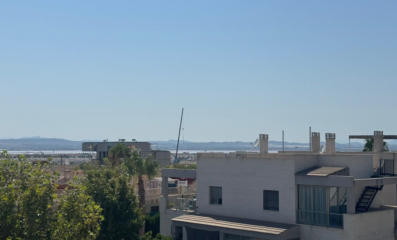 Wederverkoop - semi_detached_house - Torrevieja - Costa Blanca Sur