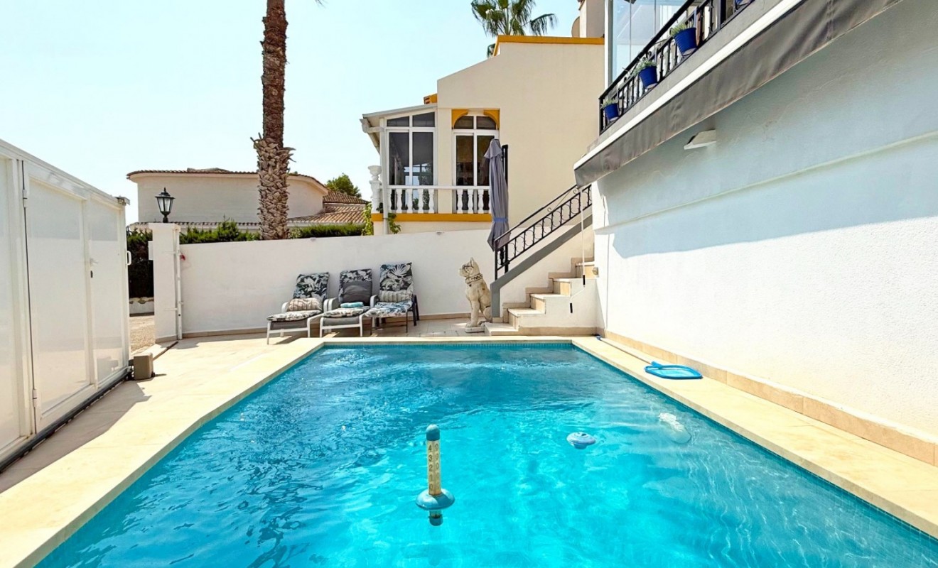 Wederverkoop - Detached villa - Orihuela Costa - Villamartín