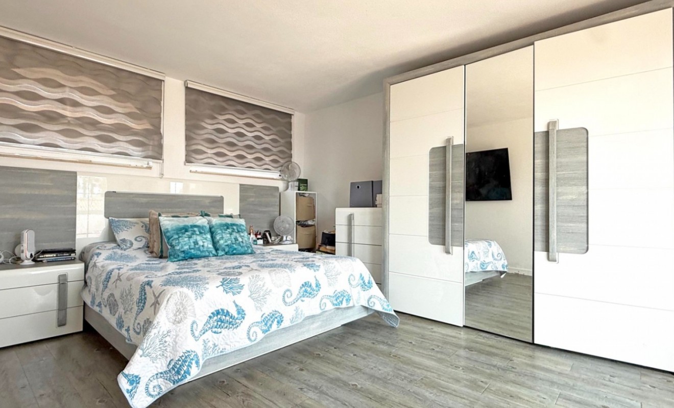 Wederverkoop - Detached villa - Orihuela Costa - Villamartín