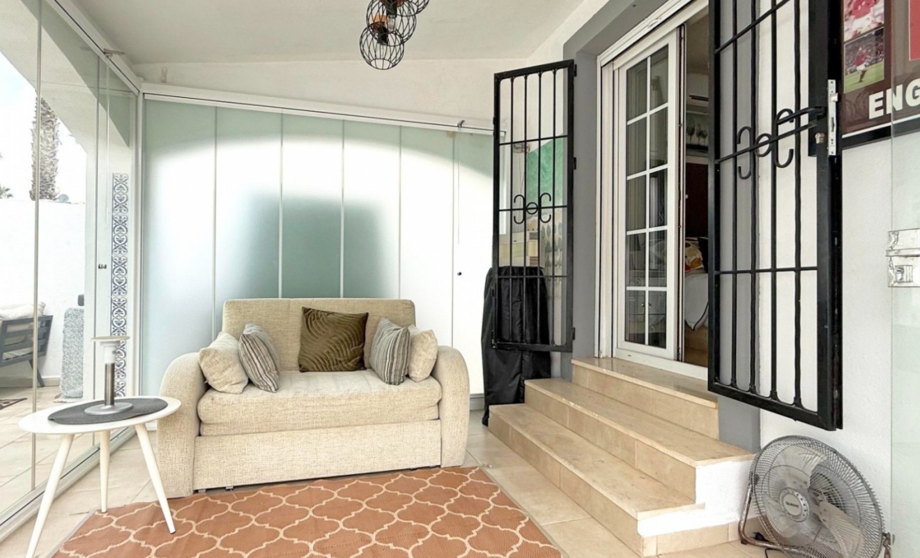 Wederverkoop - Detached villa - Orihuela Costa - Villamartín