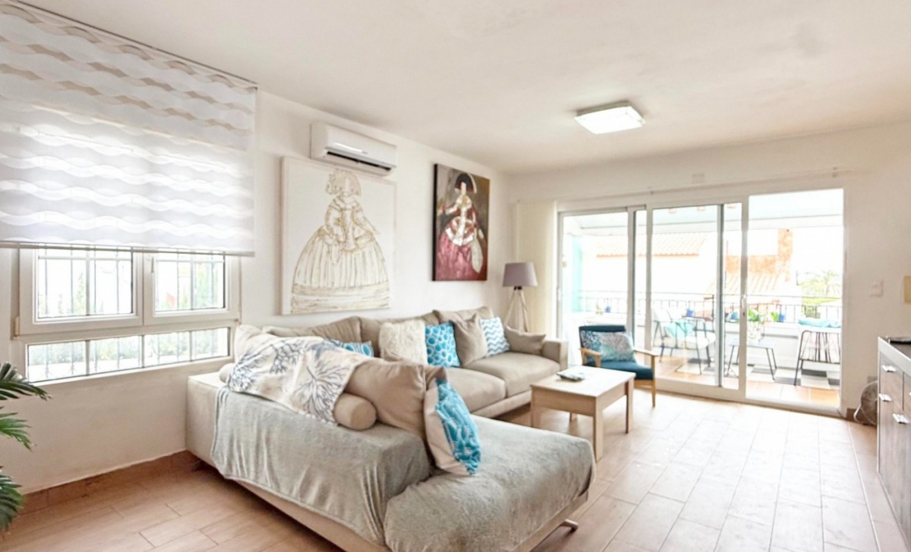 Wederverkoop - Detached villa - Orihuela Costa - Villamartín