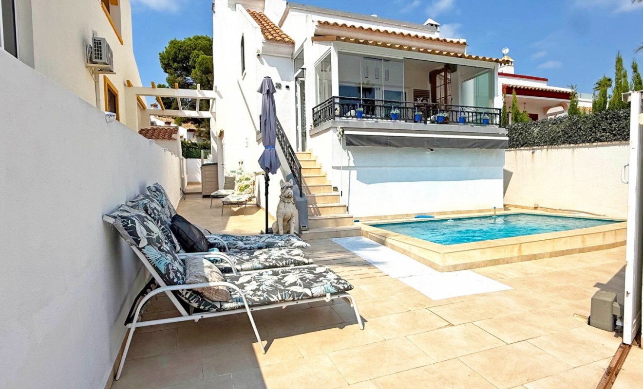 Wederverkoop - Detached villa - Orihuela Costa - Villamartín
