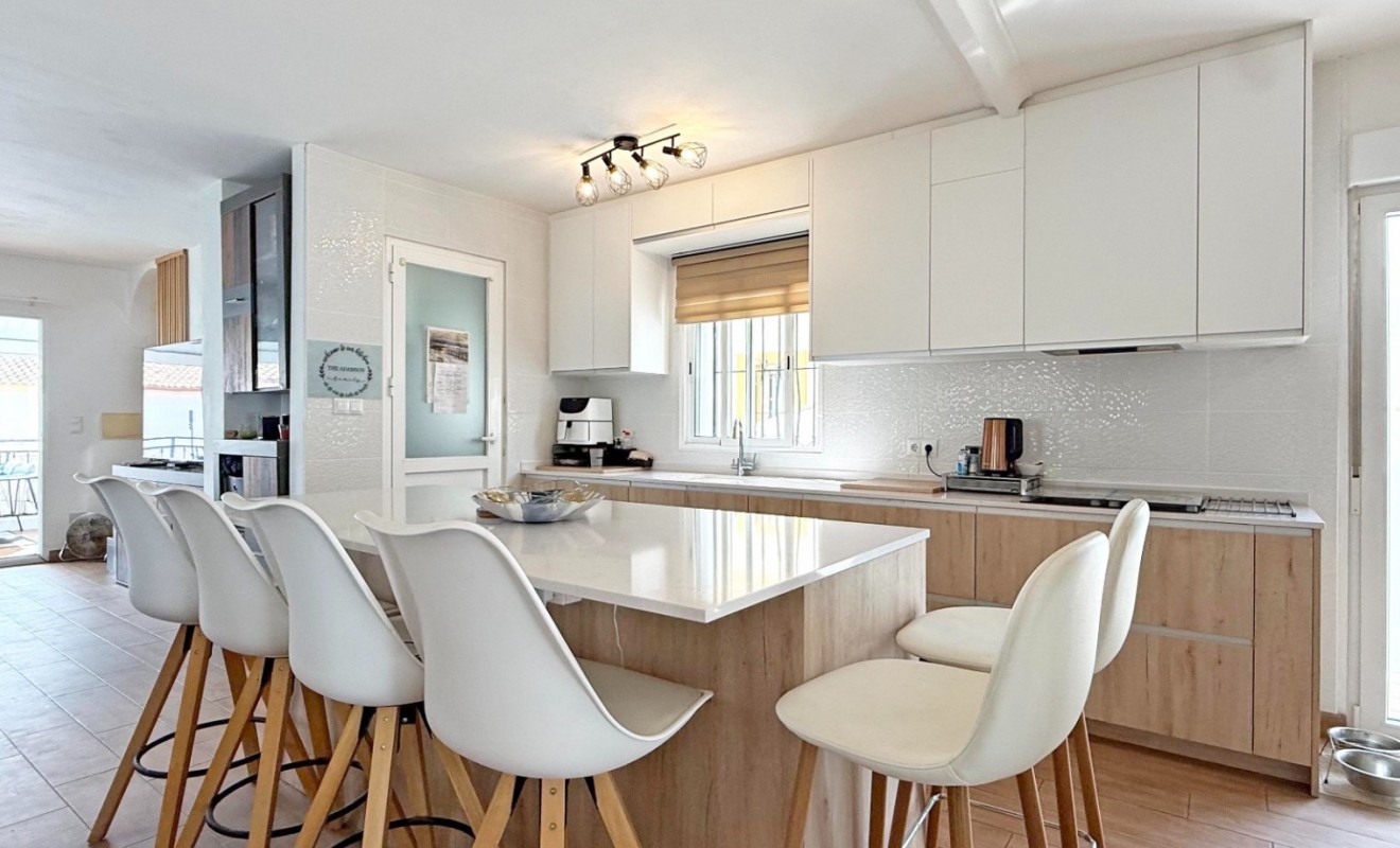 Wederverkoop - Detached villa - Orihuela Costa - Villamartín