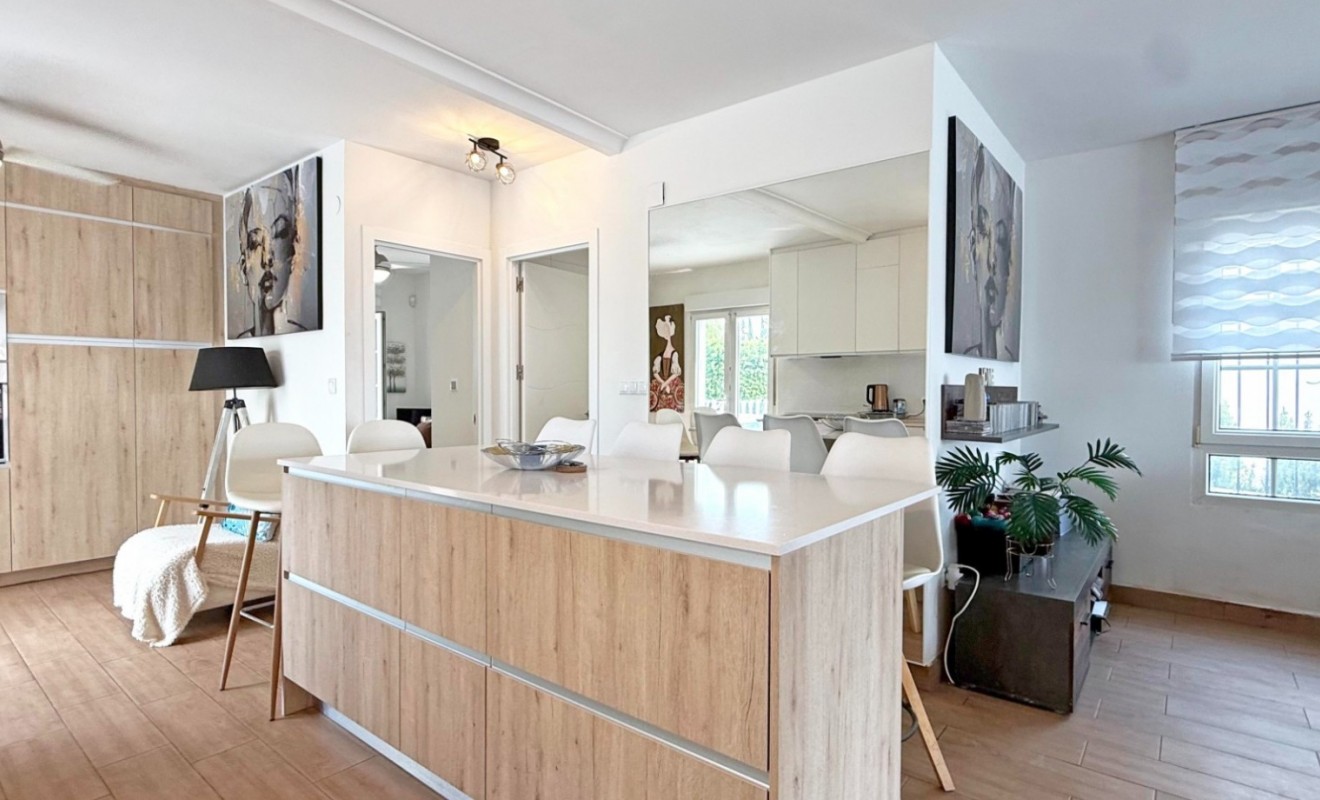 Wederverkoop - Detached villa - Orihuela Costa - Villamartín