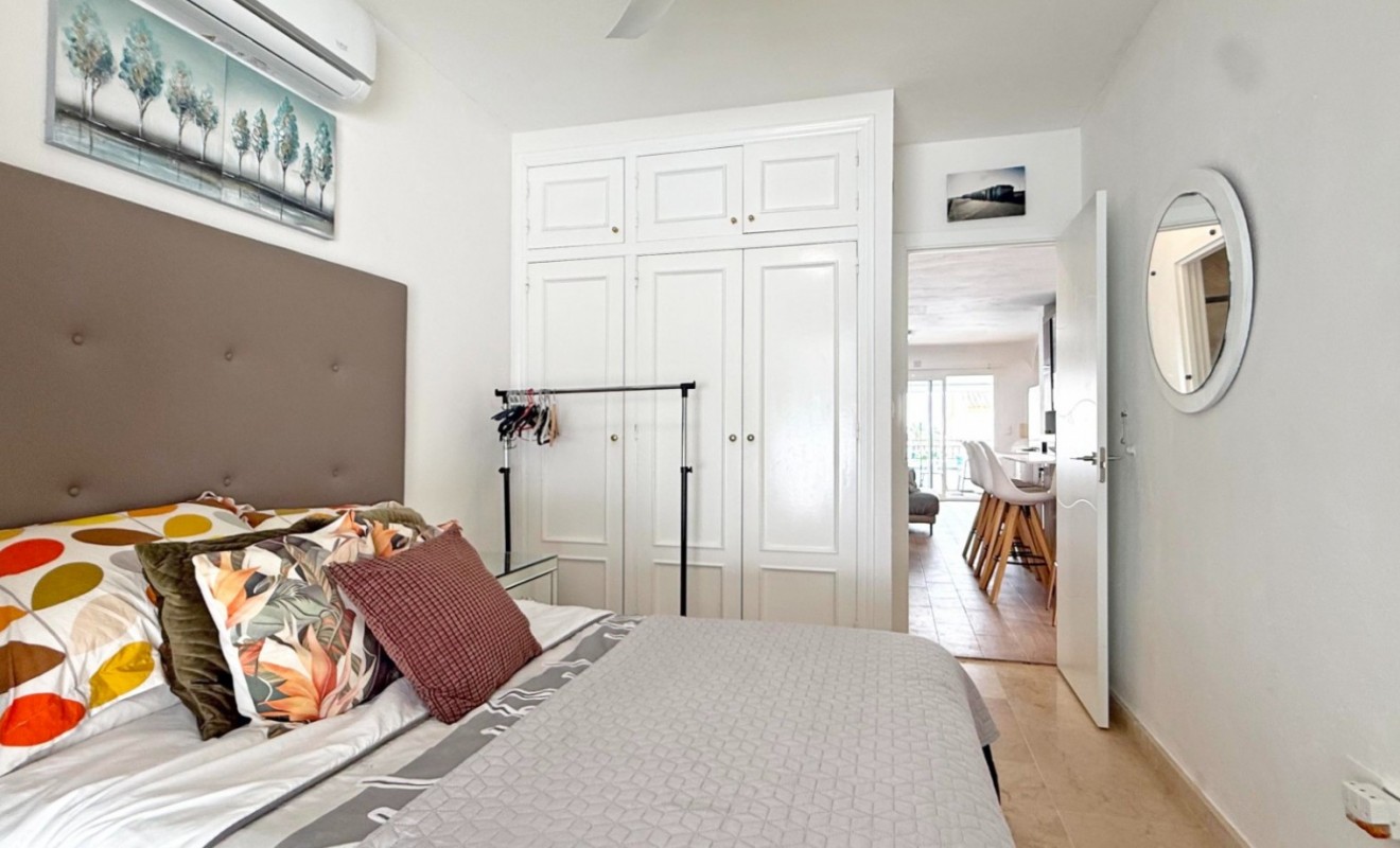 Wederverkoop - Detached villa - Orihuela Costa - Villamartín