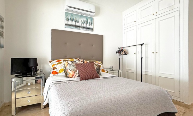 Wederverkoop - Detached villa - Orihuela Costa - Villamartín