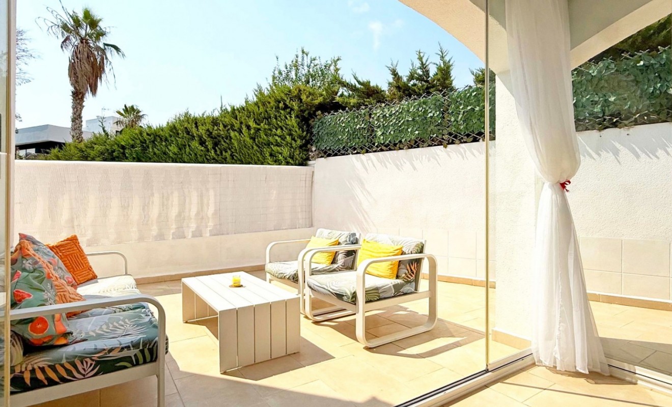 Wederverkoop - Detached villa - Orihuela Costa - Villamartín