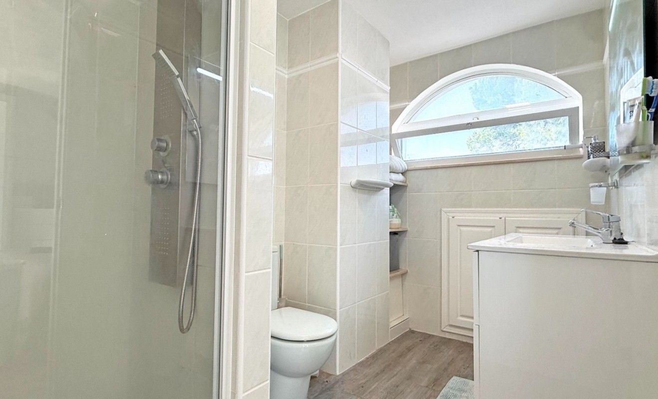 Wederverkoop - Detached villa - Orihuela Costa - Villamartín