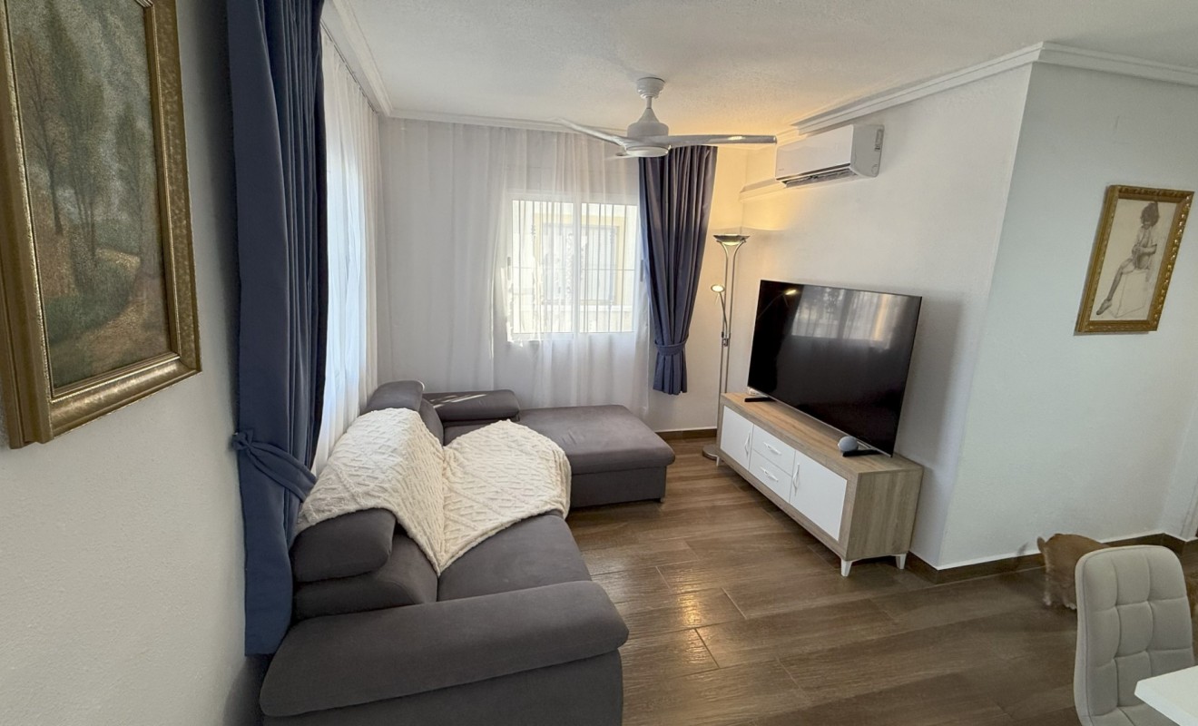 Wederverkoop - House - Orihuela Costa - La Zenia