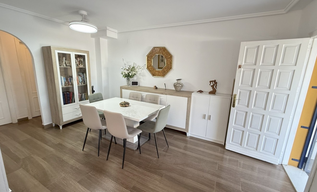 Wederverkoop - House - Orihuela Costa - La Zenia