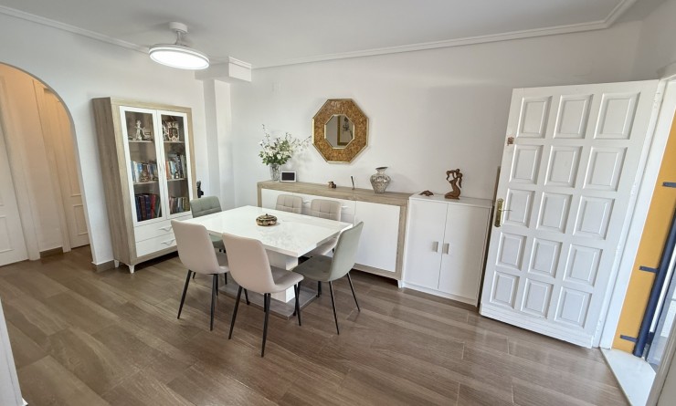 Wederverkoop - House - Orihuela Costa - La Zenia