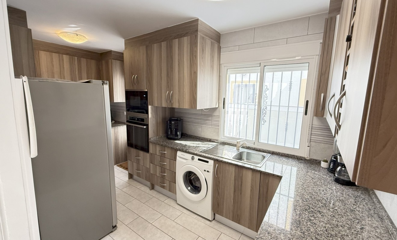 Wederverkoop - House - Orihuela Costa - La Zenia