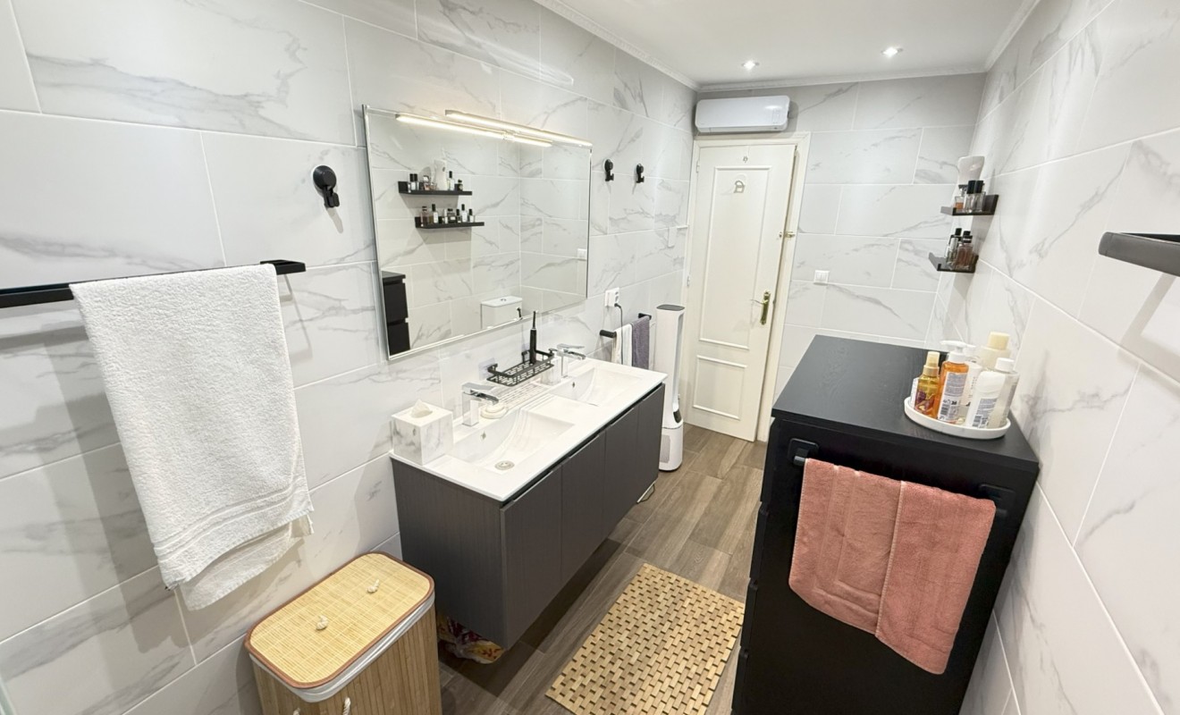 Wederverkoop - House - Orihuela Costa - La Zenia