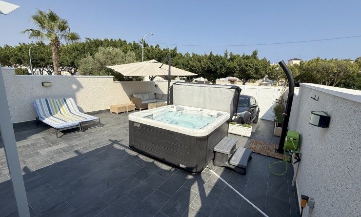 Wederverkoop - House - Orihuela Costa - La Zenia