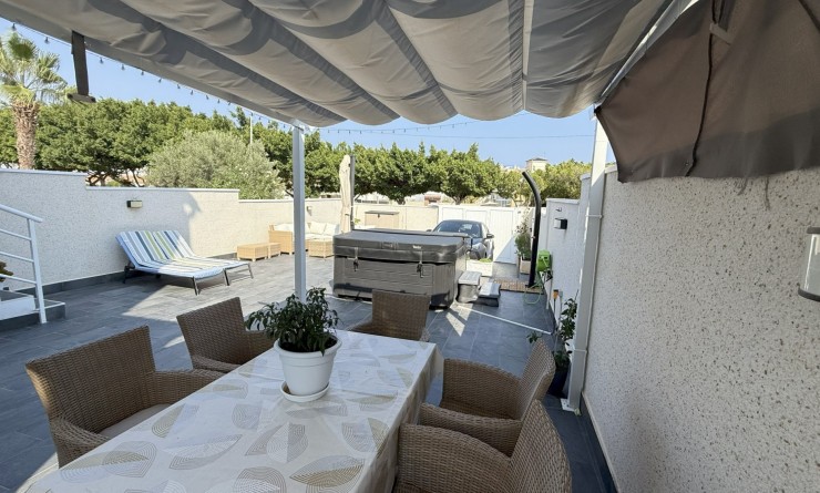 Wederverkoop - House - Orihuela Costa - La Zenia