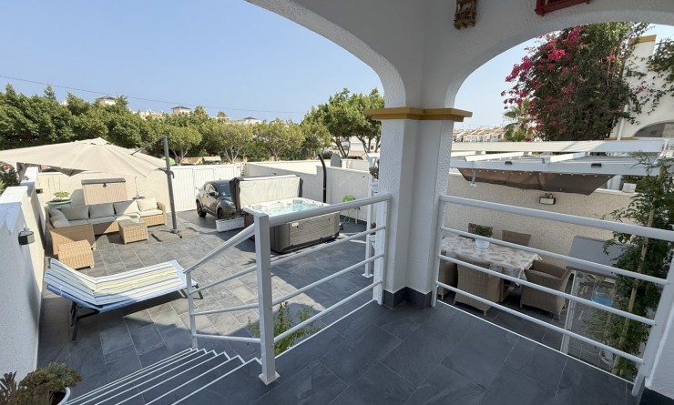 Wederverkoop - House - Orihuela Costa - La Zenia