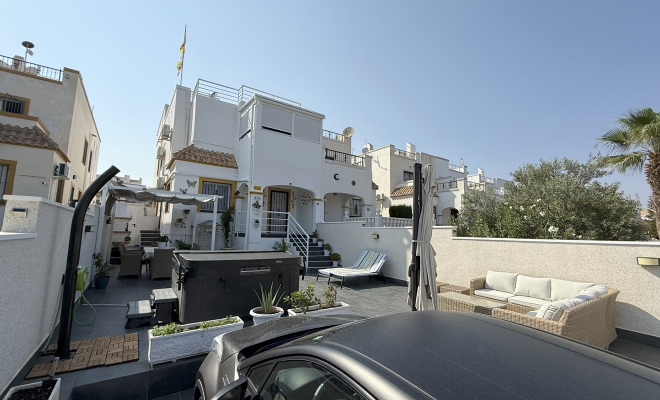 Wederverkoop - House - Orihuela Costa - La Zenia