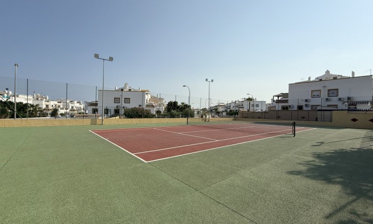 Wederverkoop - House - Orihuela Costa - La Zenia