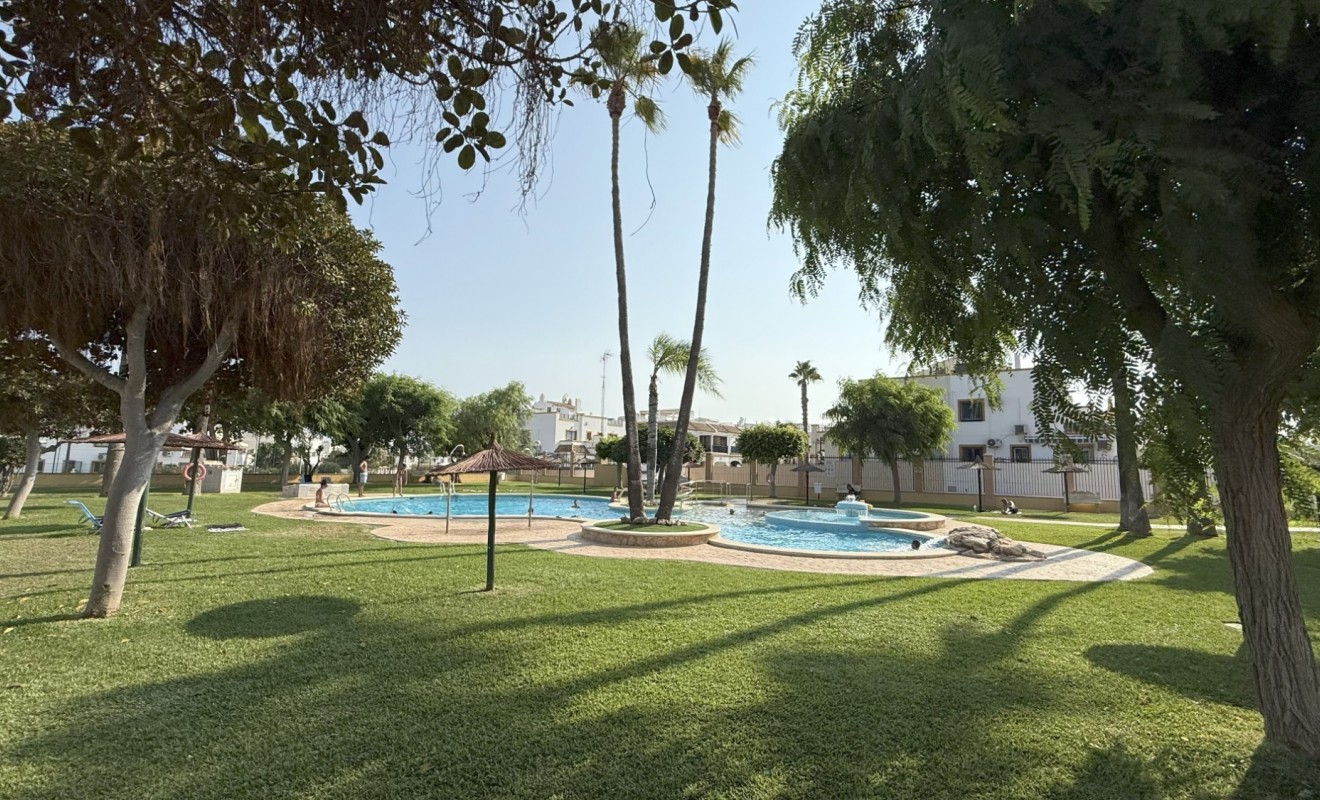 Wederverkoop - House - Orihuela Costa - La Zenia