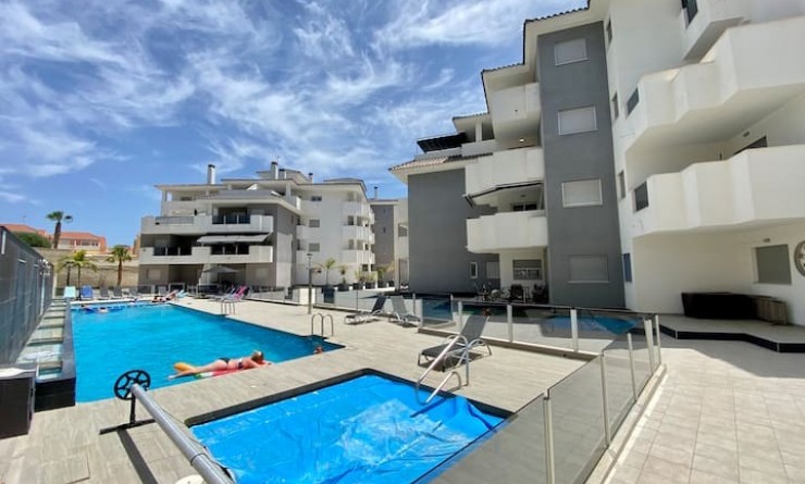 Wederverkoop - Appartement - Villamartín - Costa Blanca