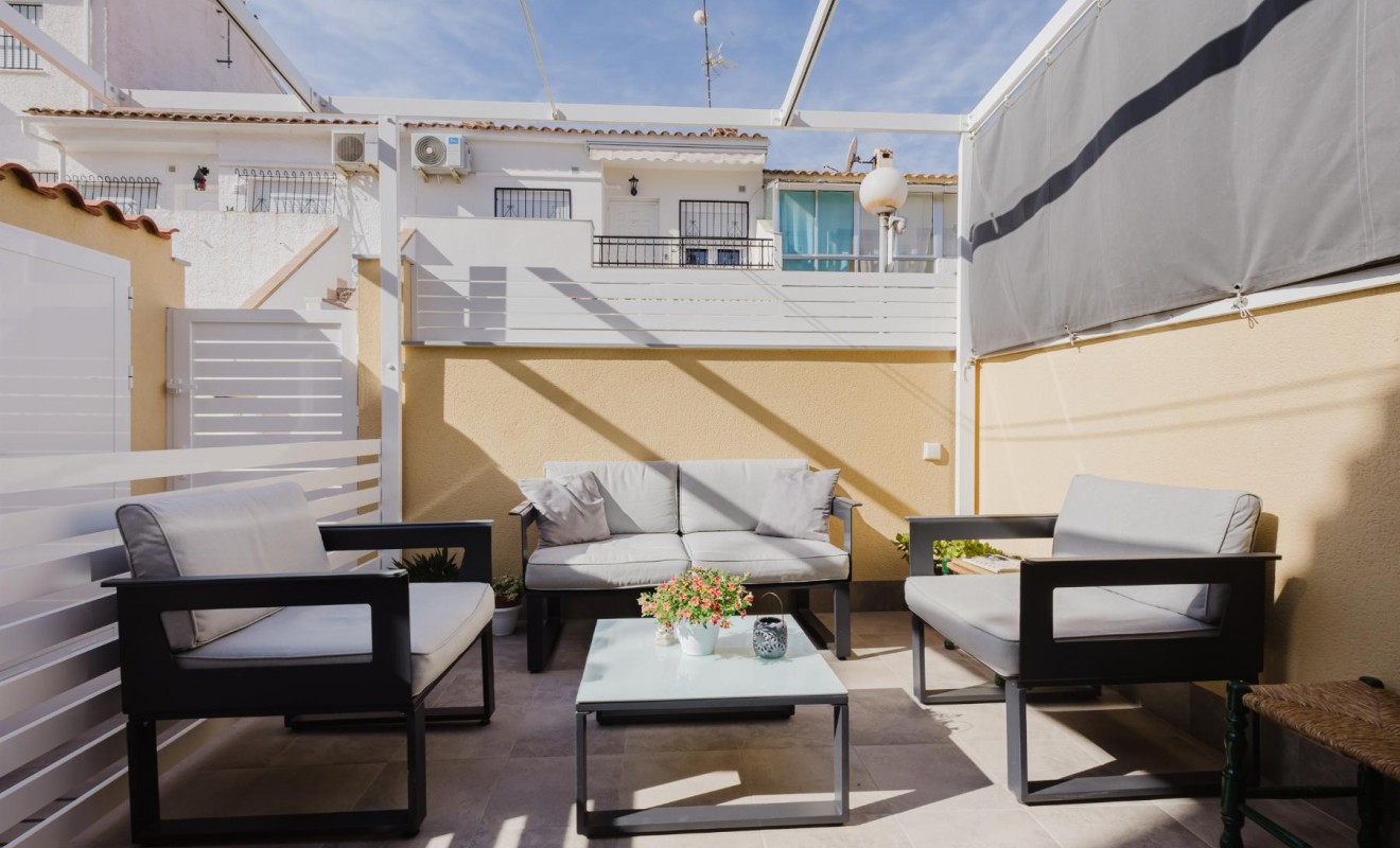 Sale - Bungalow - Torrevieja - Playa de los Naufragos