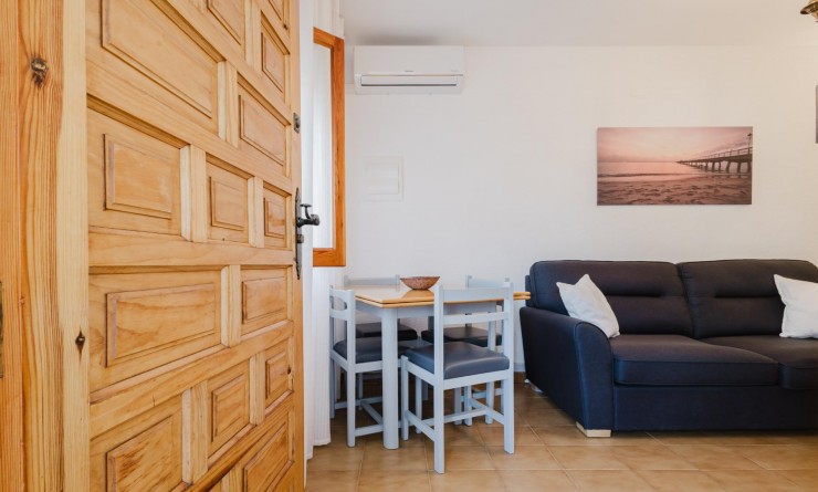 Sale - Bungalow - Torrevieja - Playa de los Naufragos