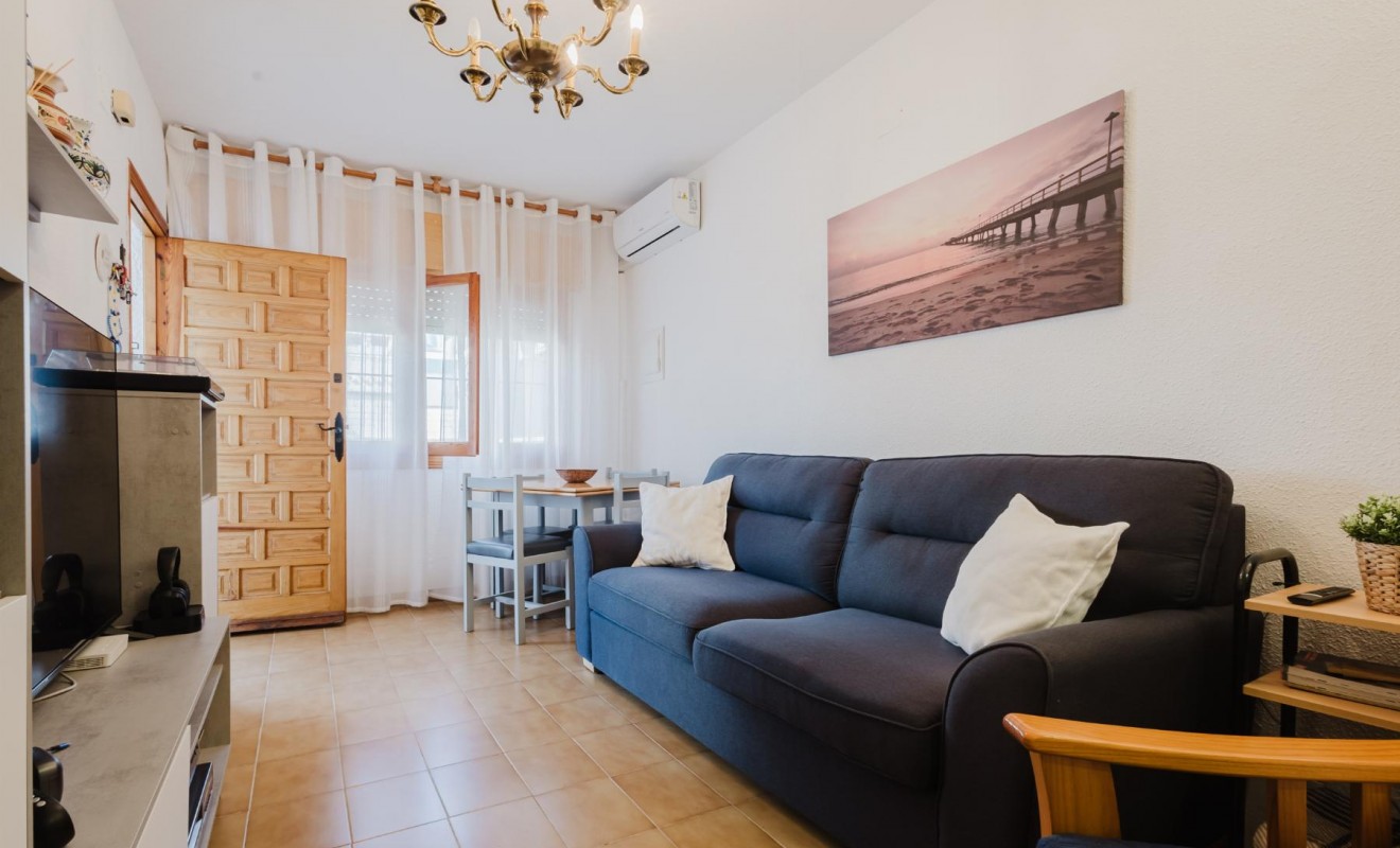 Sale - Bungalow - Torrevieja - Playa de los Naufragos