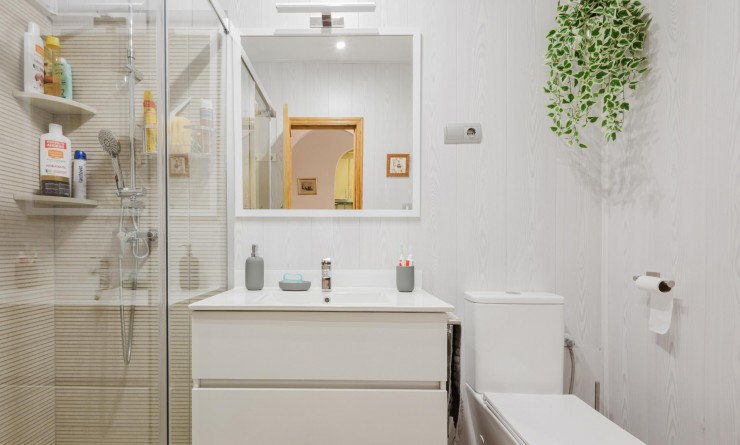 Sale - Bungalow - Torrevieja - Playa de los Naufragos